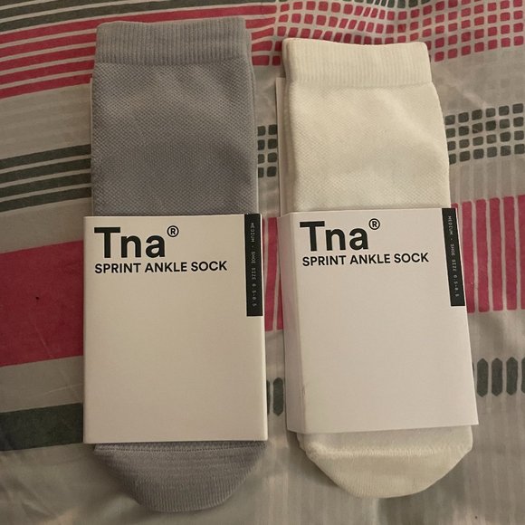 TNA Accessories - BUNDLE - TNA Ankle Socks Duo (BNWT)